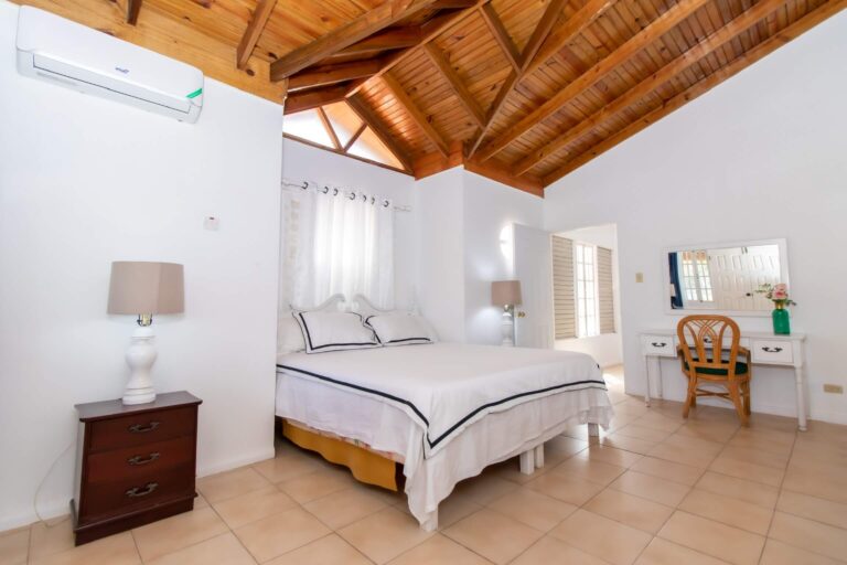 Villa Amore Jamaica double guest room