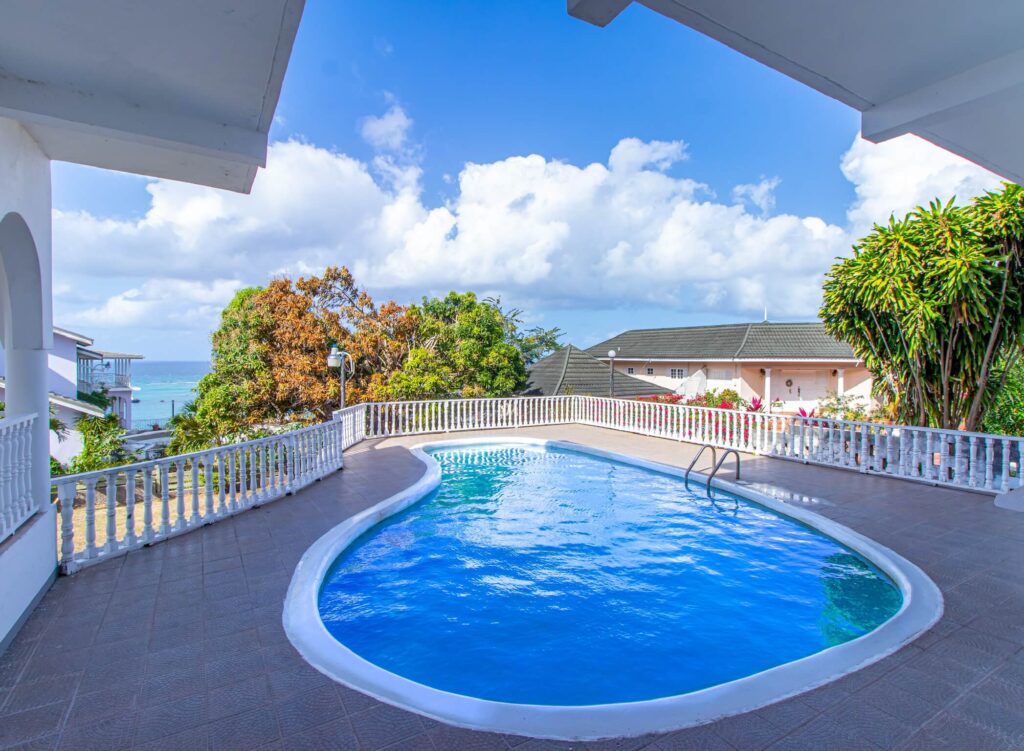 Villa Amore Jamaica swimming pool